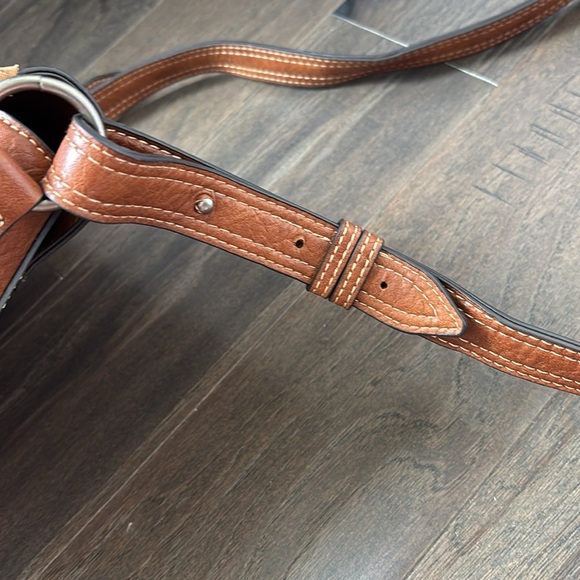 Justin Whip Stitch Saddle/Crossbody Bag,Vegan Leather,Fringe Tassles,Lace,concho - Picture 14 of 15